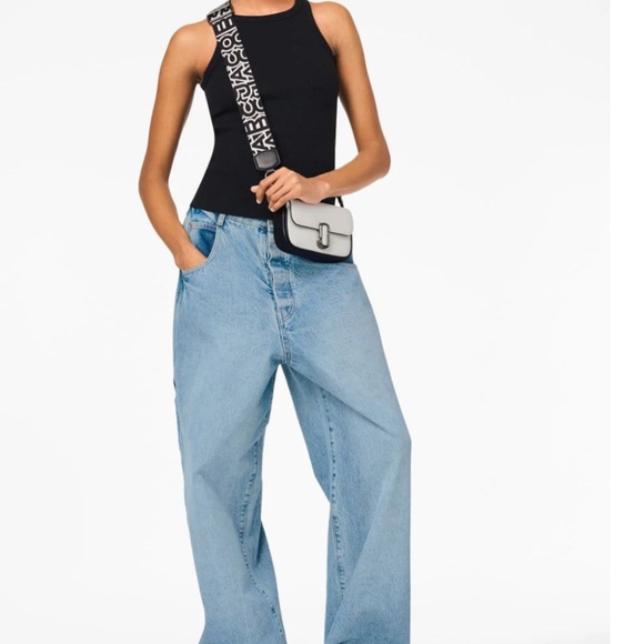 Authentic Marc Jacobs
The Bi-Color J Marc mini bag - Picture 5 of 13